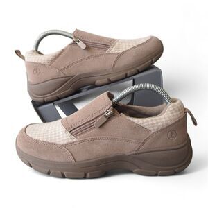 Lands' End All Weather Insulated Suede Moc Shoes Taupe Suede Women's 8B